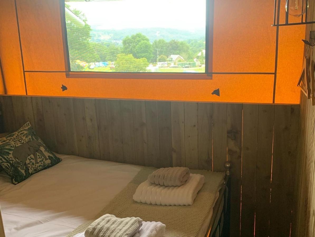Mountain View Safari Tent With Hot Tub In The Heart Of Snowdonia Dolgellau Extérieur photo